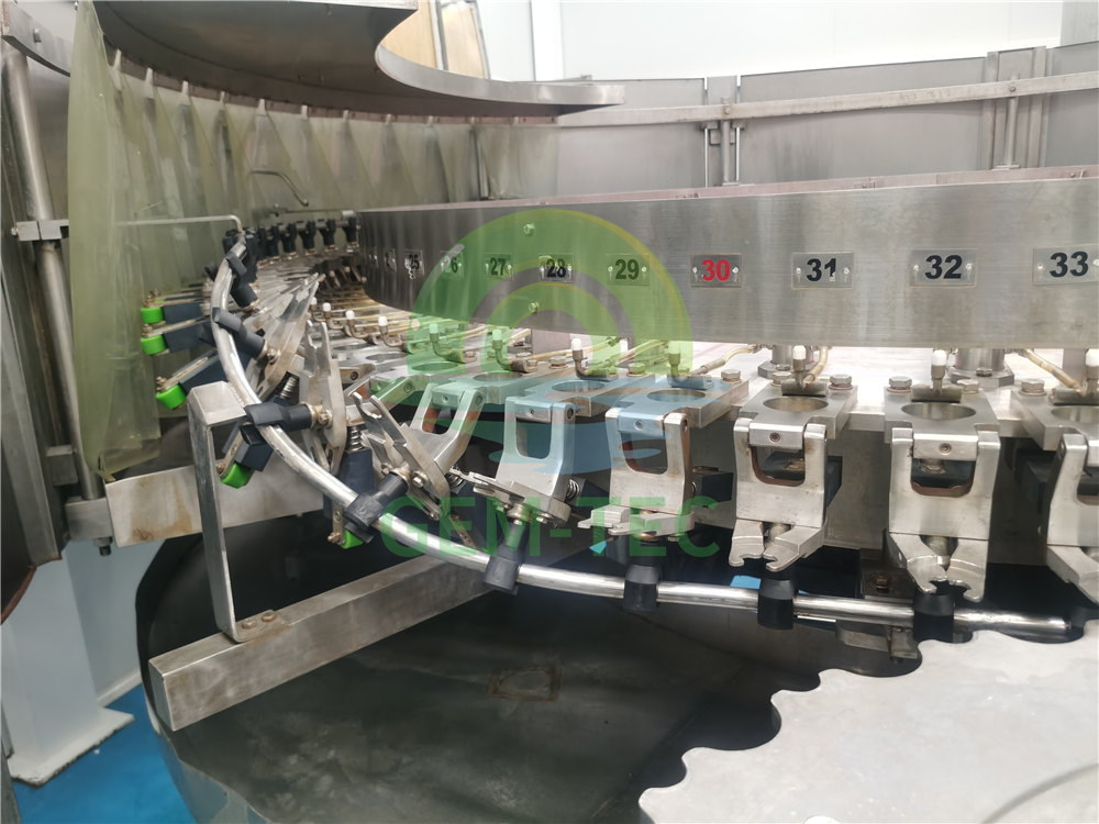 Carbonated Soft Drink Filling Machine11