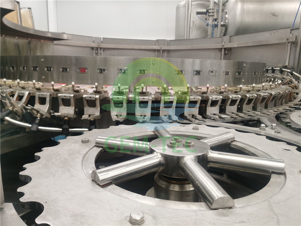 Carbonated Soft Drink Filling Machine7